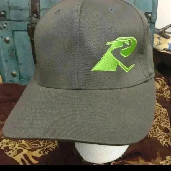 Autographed fitted hat - Picture 3 of 5